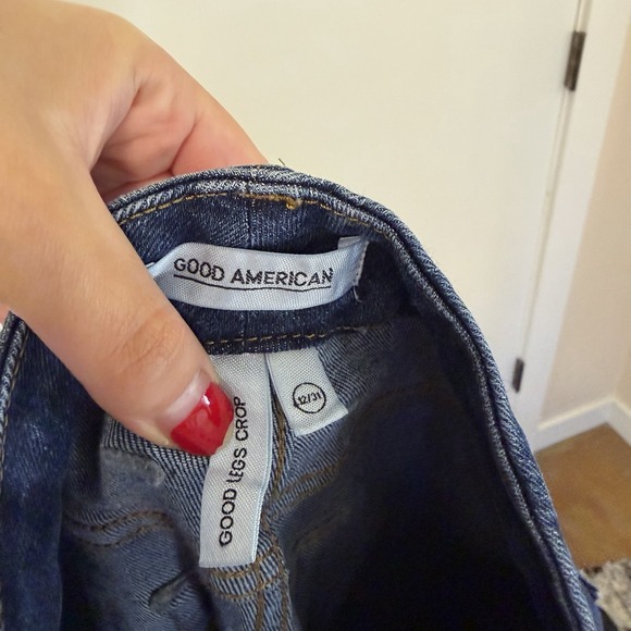Good American Good Legs Crop Jeans - Picture 3 of 6